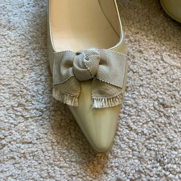 PRADA womens leather cream white bow kitten heels size 38.5(8) - Picture 2 of 8